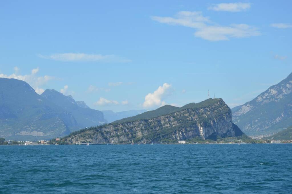 Appartamento Sunrise - Centro Storico N2 Riva del Garda Exterior foto